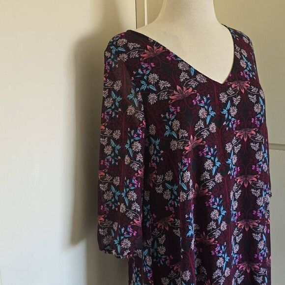 Tempted black floral a-line shift dress with lace open back, EUC, Sz. M - Picture 3 of 8